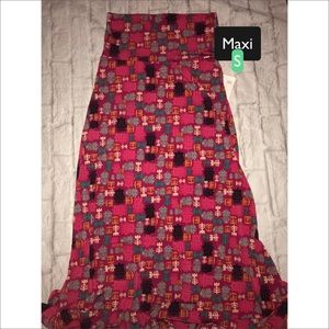 Small LuLaRoe slinky Maxi. NWT